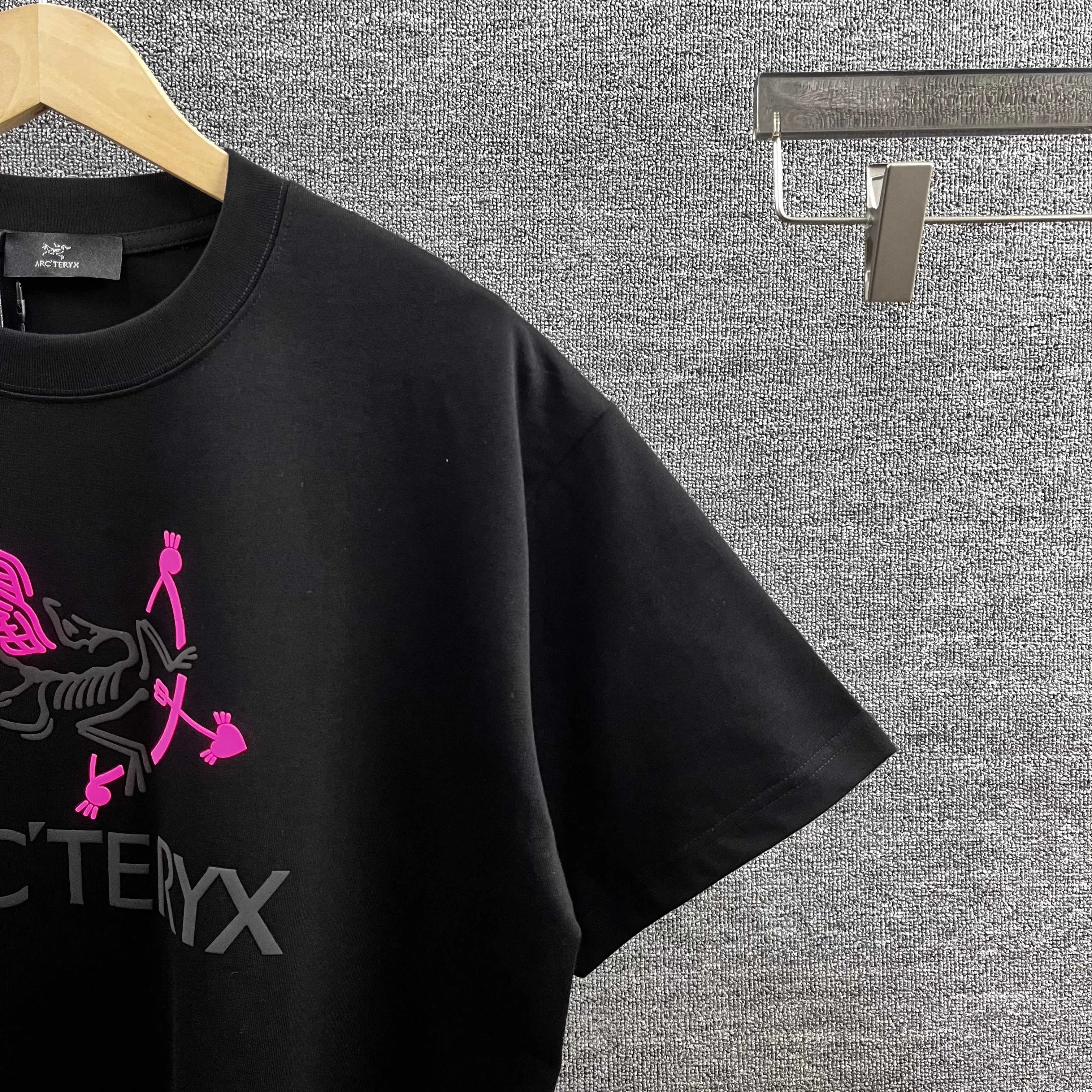 ARC'* * 2026 New Arrival logo T Same Style ：Black White Size： S （90-130 ） M （120-150 ） L （140-165 ） XL （160-180 ） XXL （180 ）